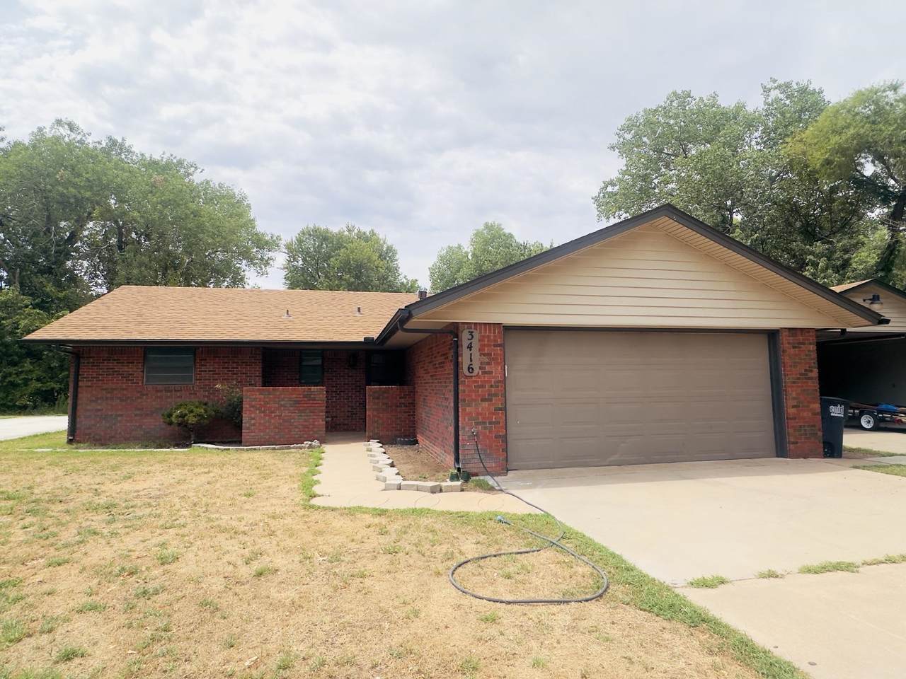 3416 Lincoln St - Photo 1