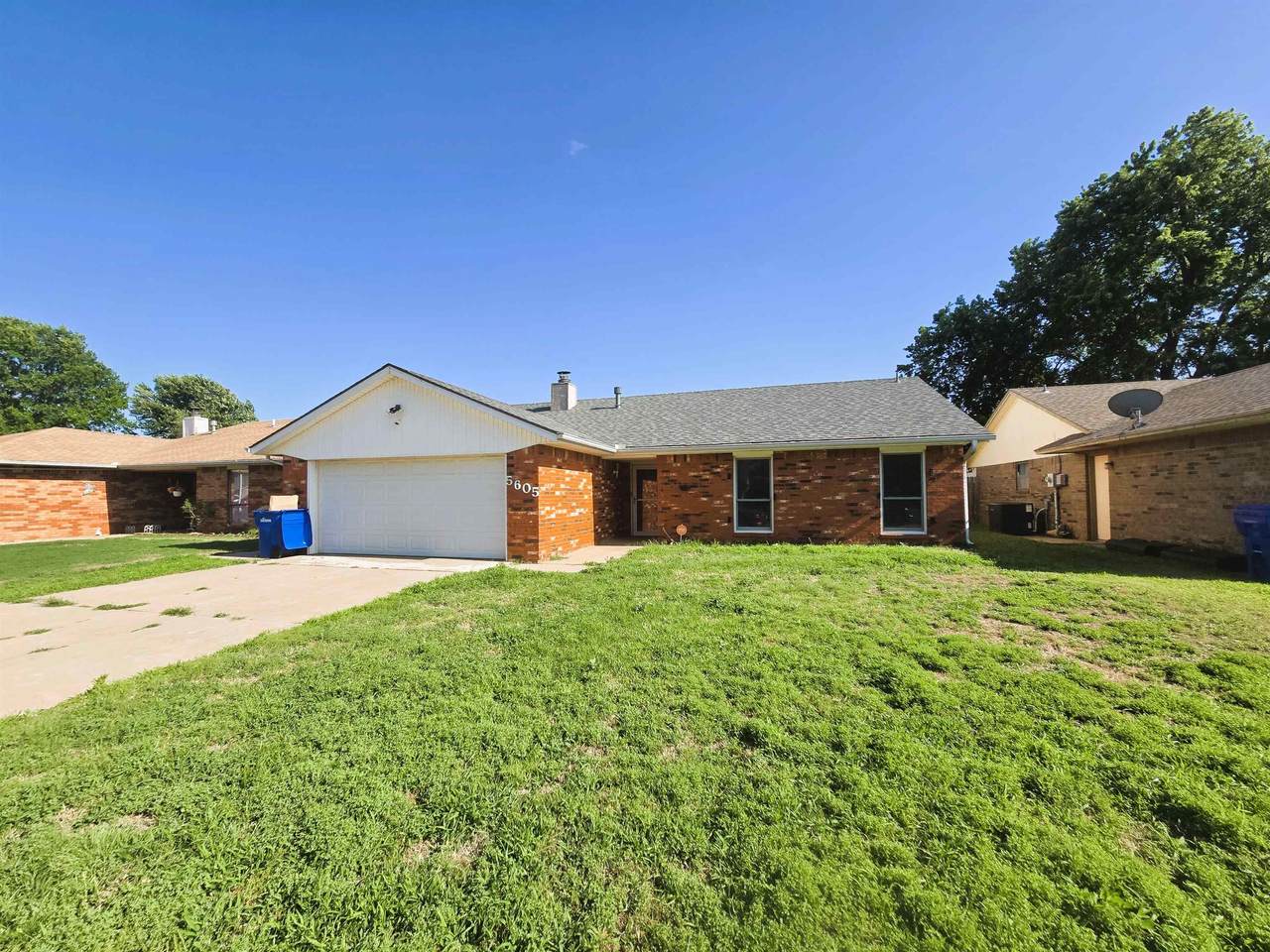 5605 Arrowhead - Photo 1