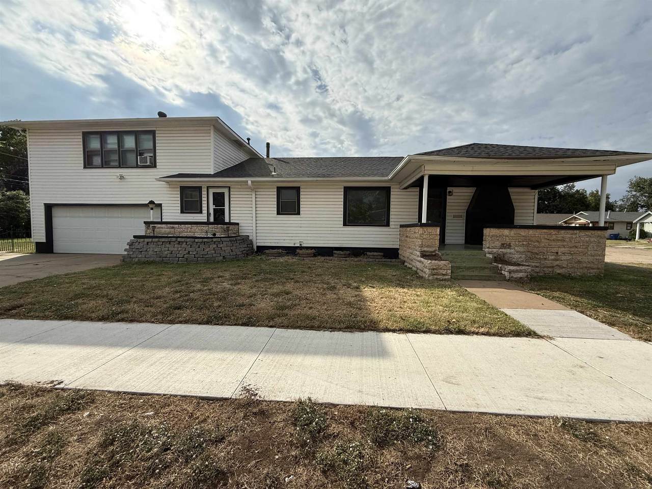 424 10th St - Photo 1