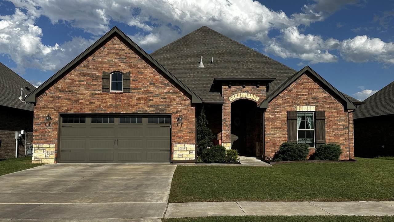 923 Stonebridge Village - Photo 1