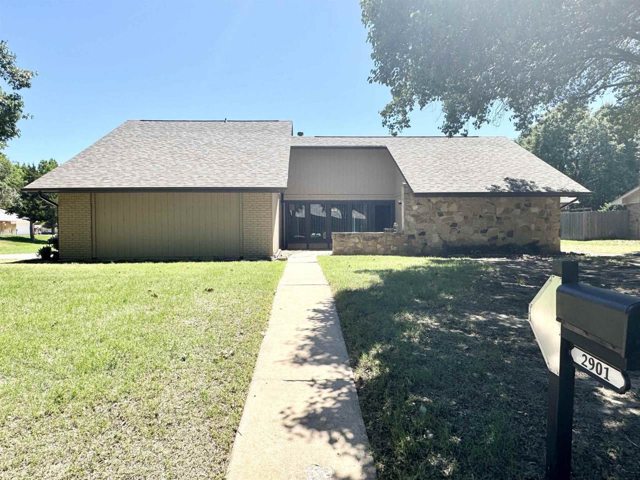 2901 Old Mallard Rd - Photo 1
