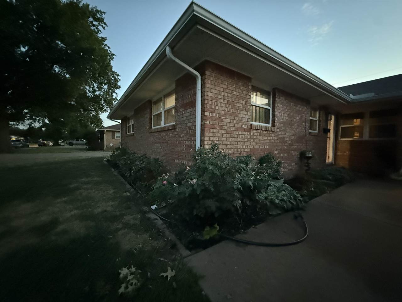 1618 Hayes - Photo 1
