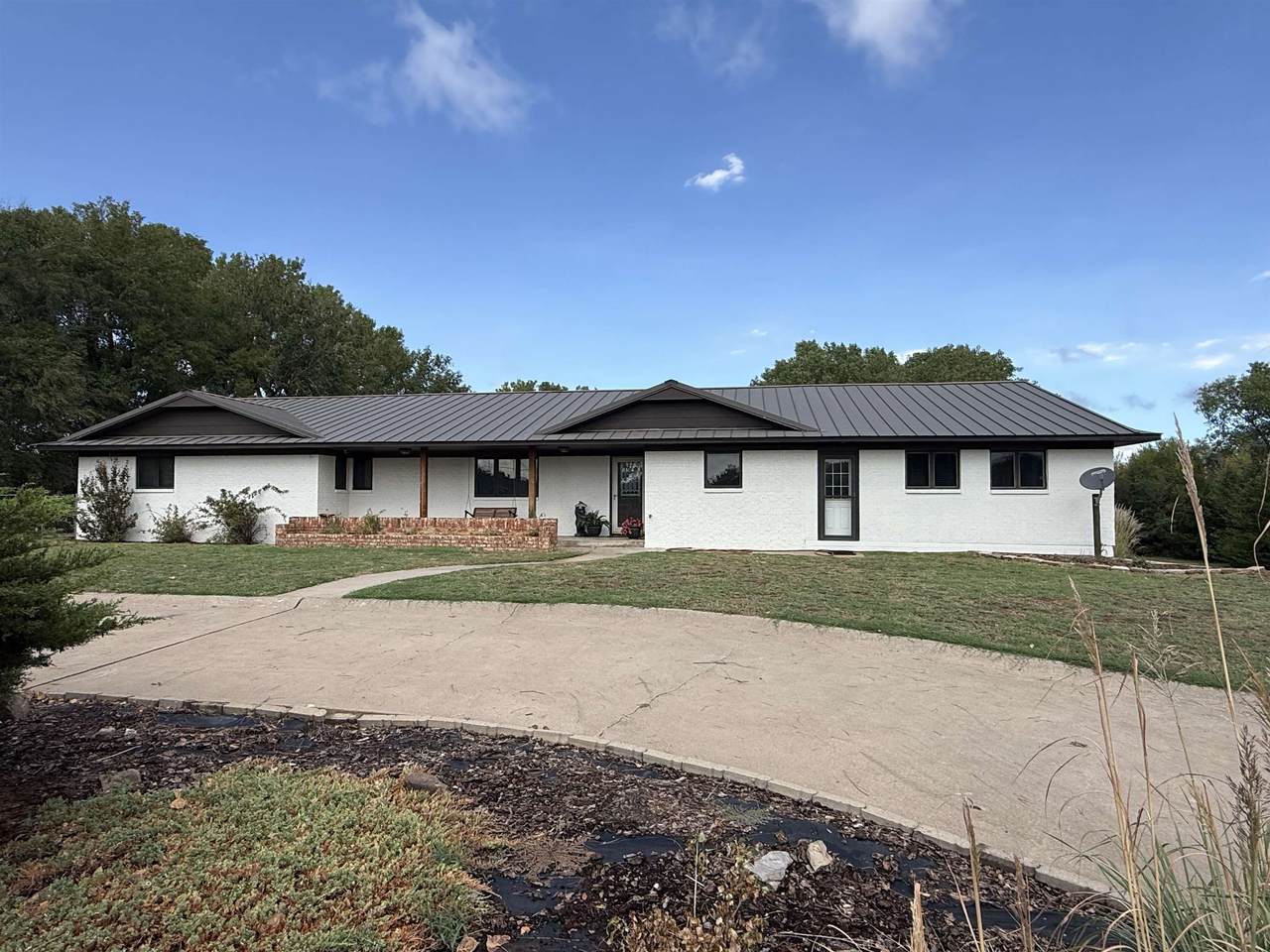 310 Hanks Trail - Photo 1