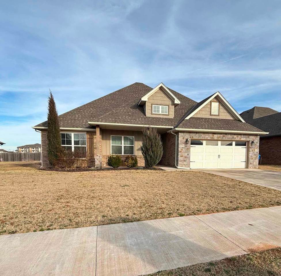 1013 Stonebridge Village Dr - Photo 1