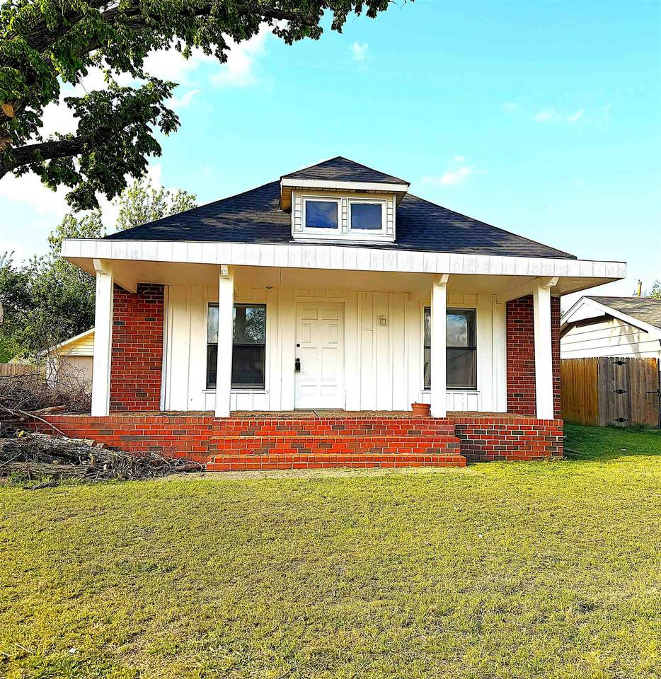2108 Elm - Photo 1