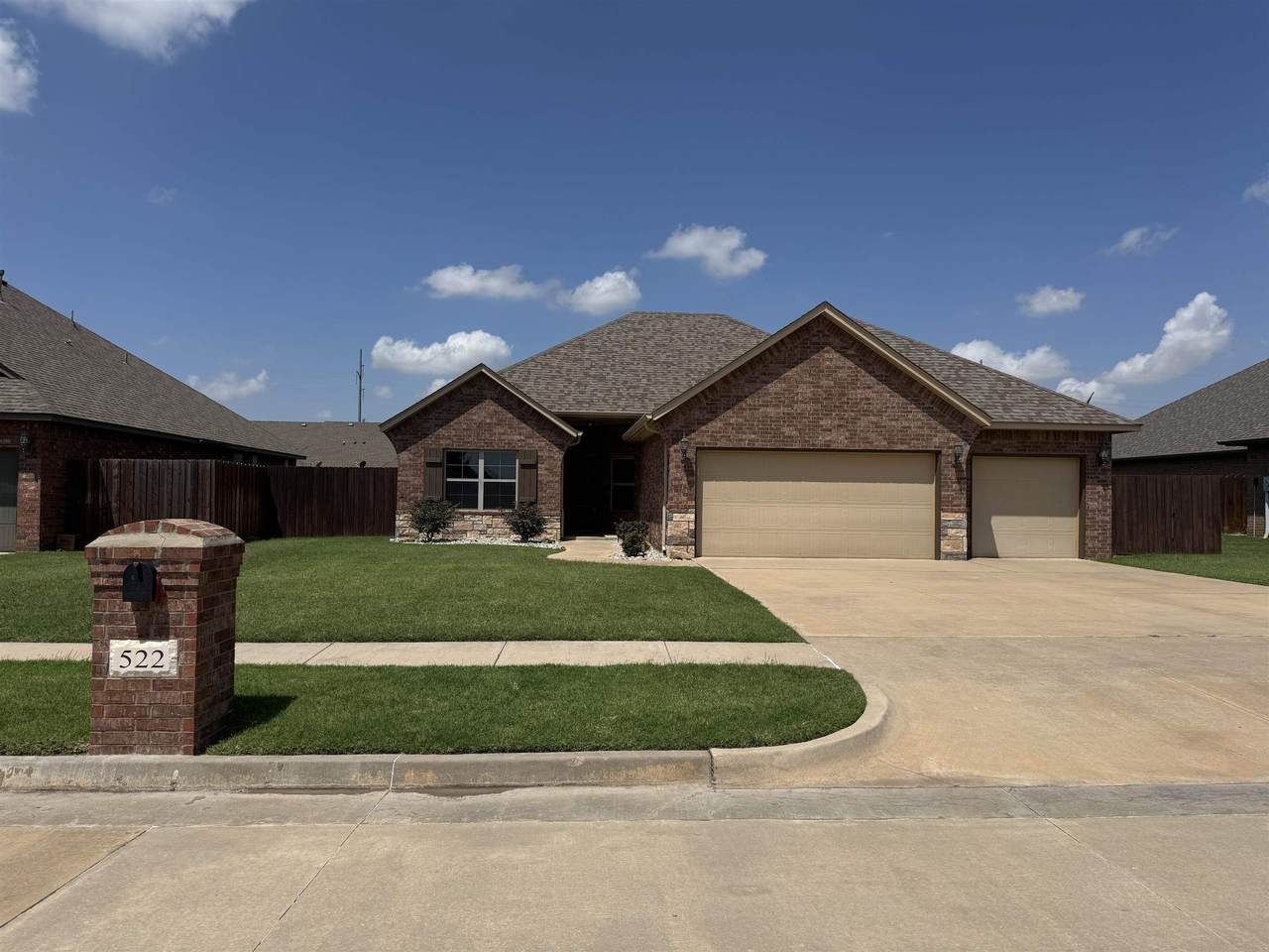 522 Jaguar Ln - Photo 1