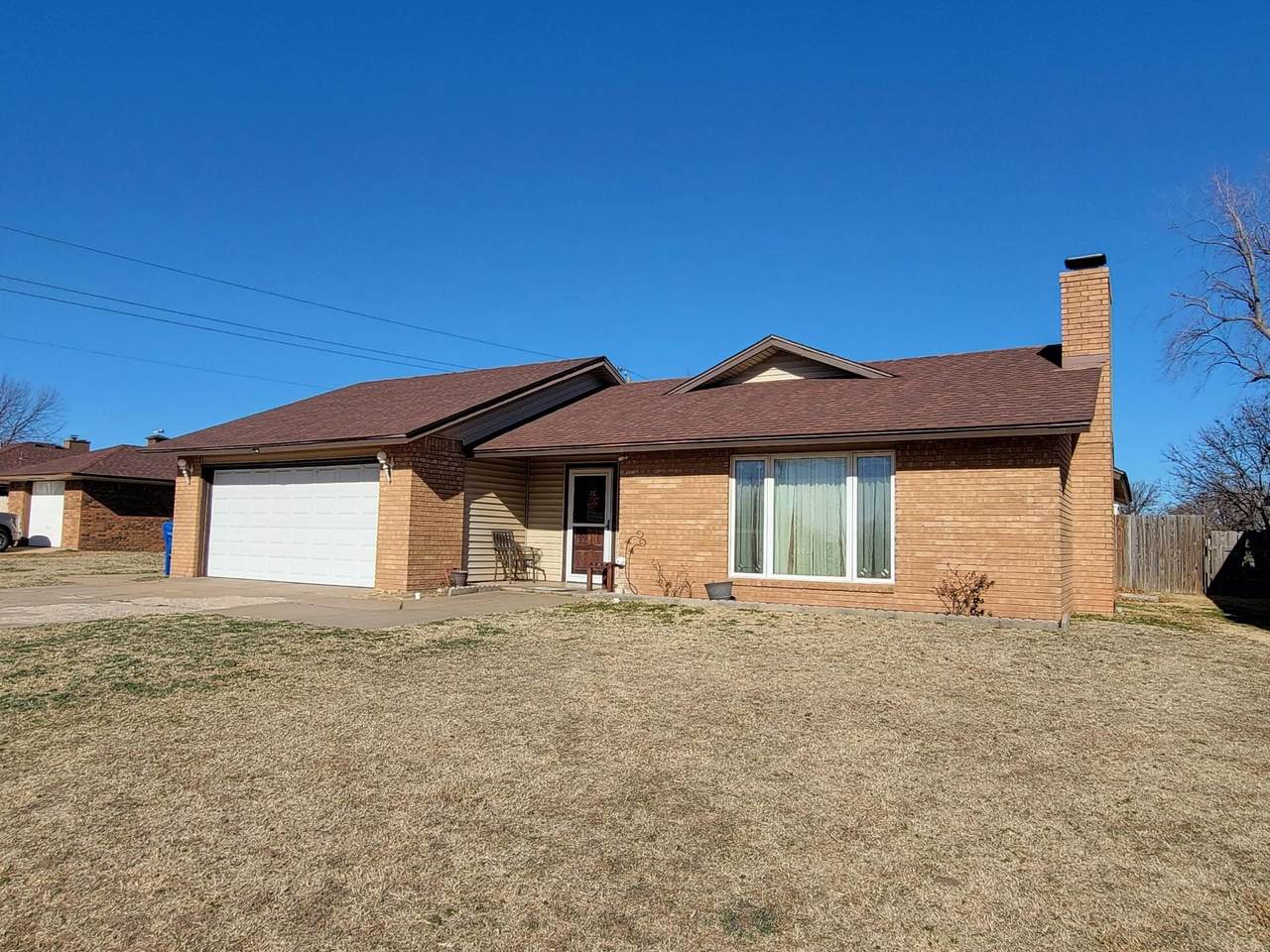 4410 Oakcrest Ave - Photo 1
