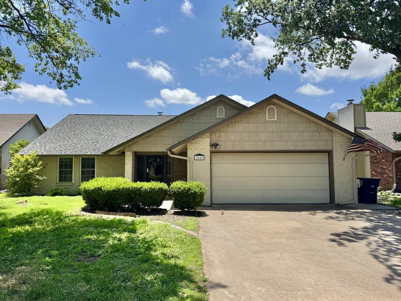 3641 Lakeshore - Photo 1