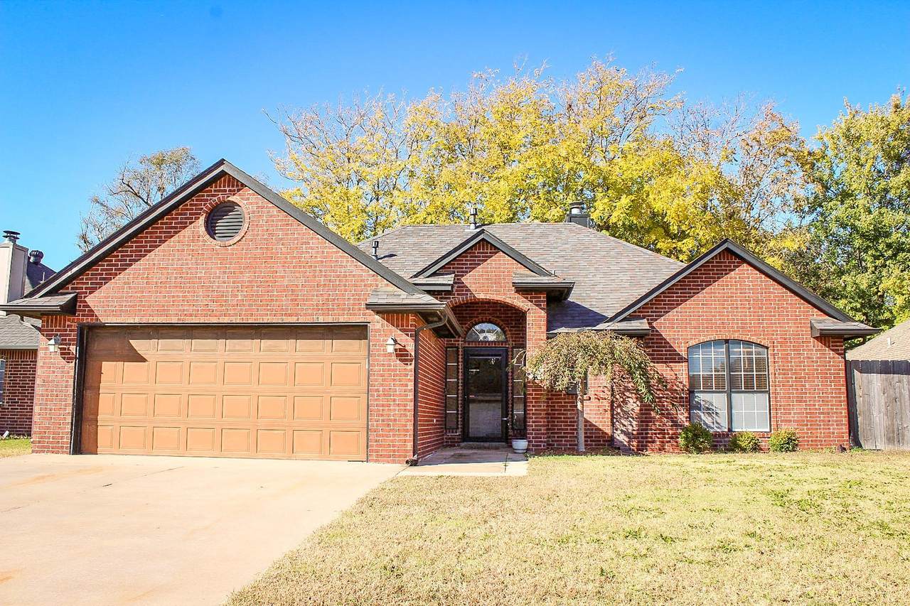 504 Oakdale Dr - Photo 1