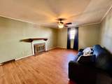 2418 Maple Ave - Photo 4