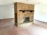 2702 Oakwood - Photo 8