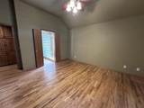 806 Rock Hollow - Photo 4