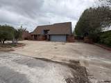 2125 Camelot Dr - Photo 35