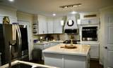 211 Washington - Photo 17