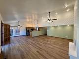 1711 Surrey Ln - Photo 4