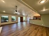 1711 Surrey Ln - Photo 5