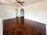1811 9th St - Photo 4