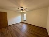 1711 Surrey Ln - Photo 22