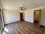 1711 Surrey Ln - Photo 25