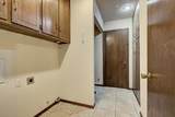 2105 Camelot Dr - Photo 15
