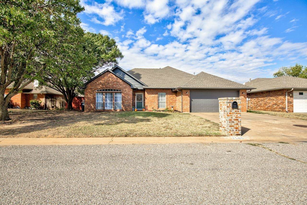 2506 Arlington - Photo 1
