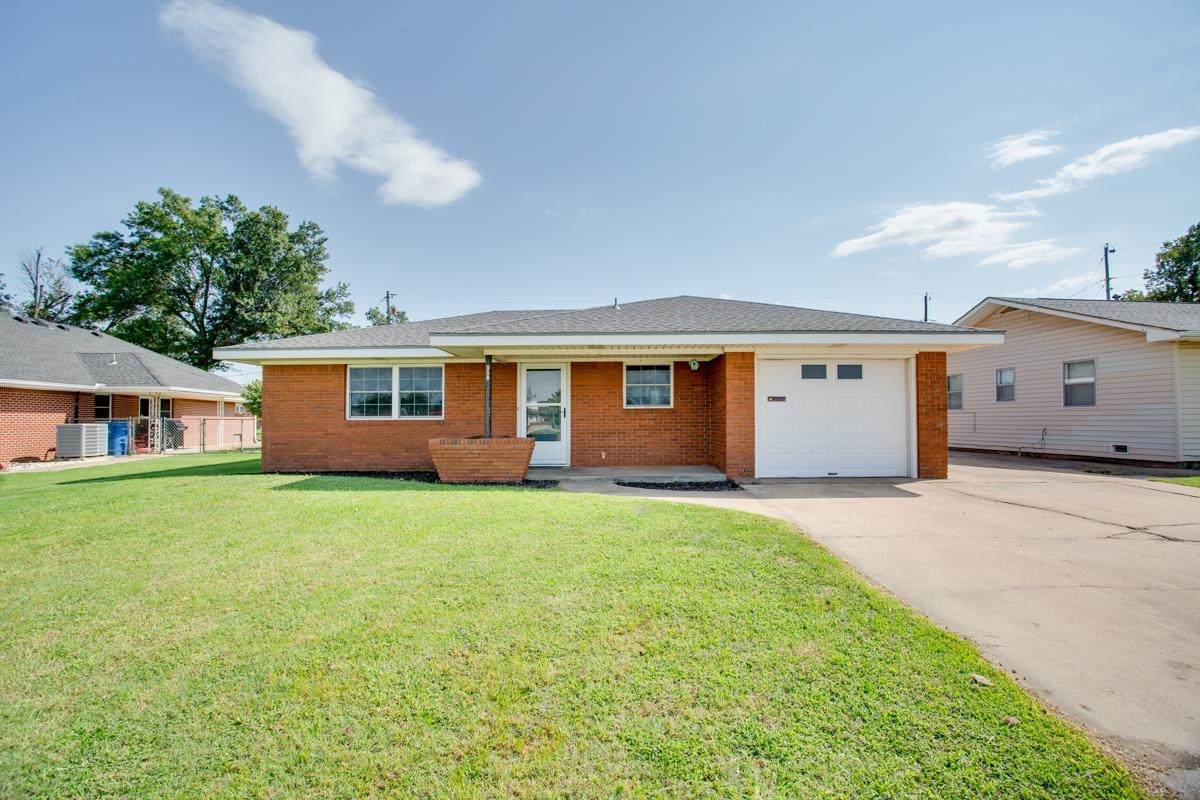 705 Magnolia Ave - Photo 1