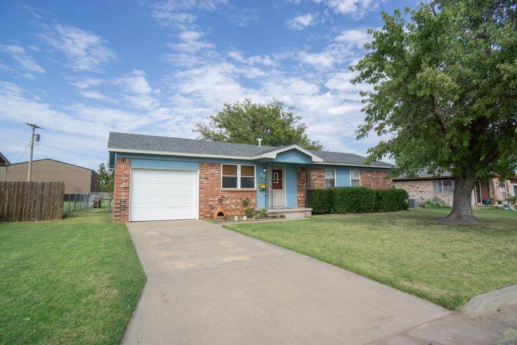 112 8th St - Photo 1