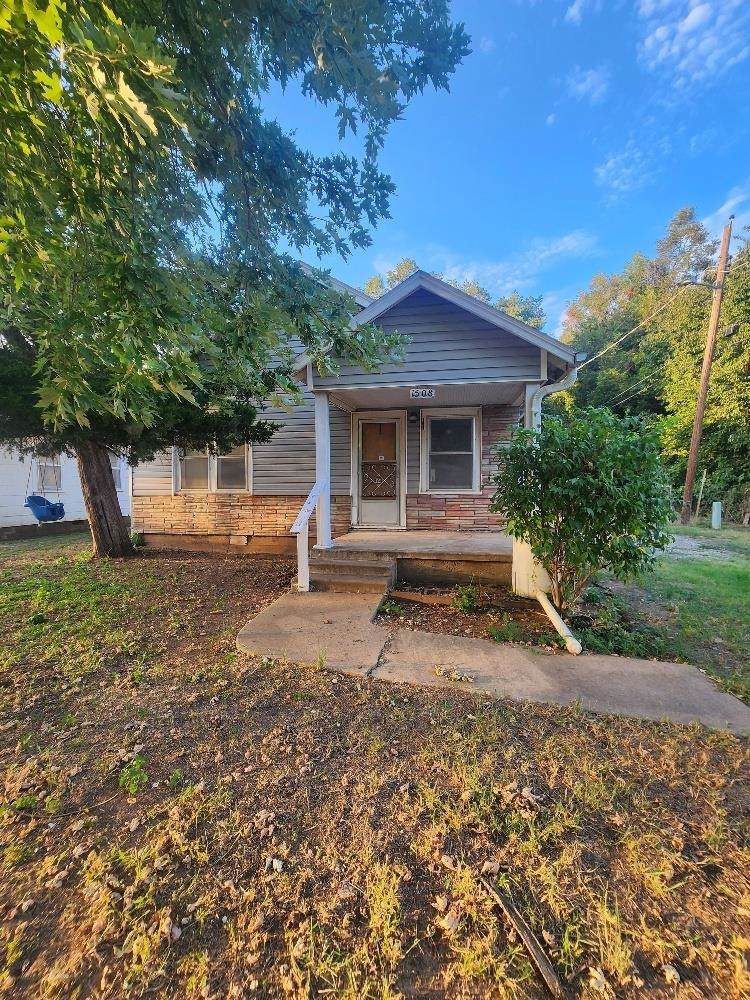 1508 Cypress - Photo 1