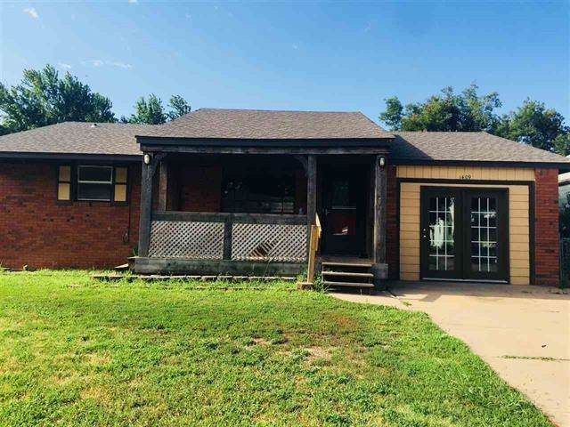 1409 Maple - Photo 1