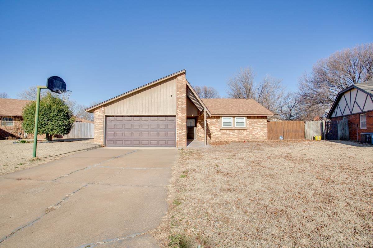 5826 Red Rock Cir - Photo 1