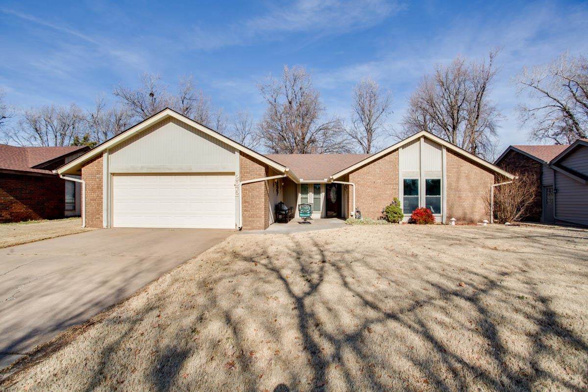 2072 Windmill Ln - Photo 1