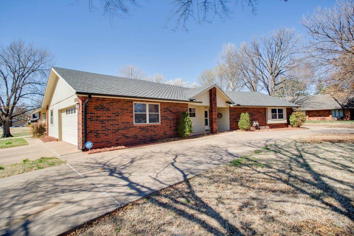 1302 Shady Oaks Pl - Photo 1