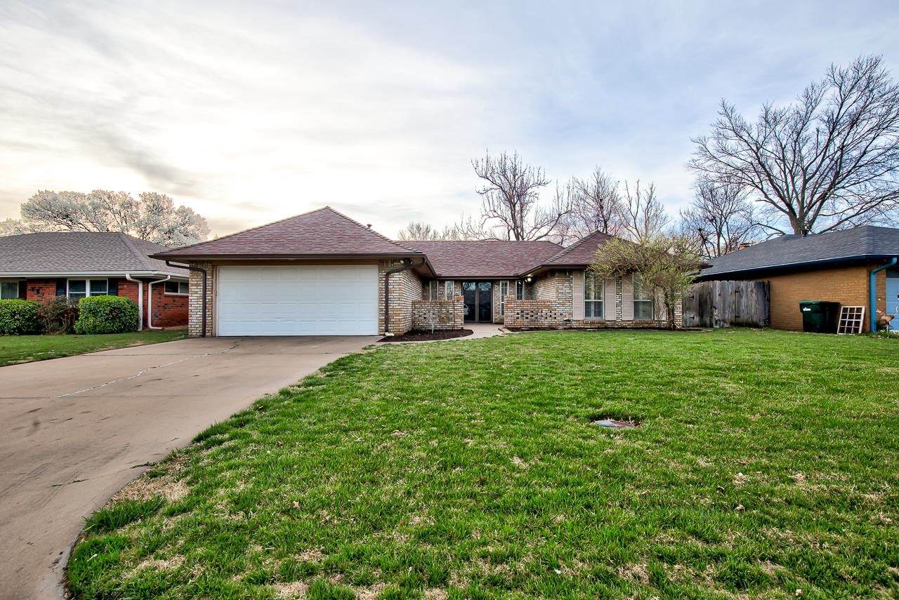 813 Canary Ln - Photo 1