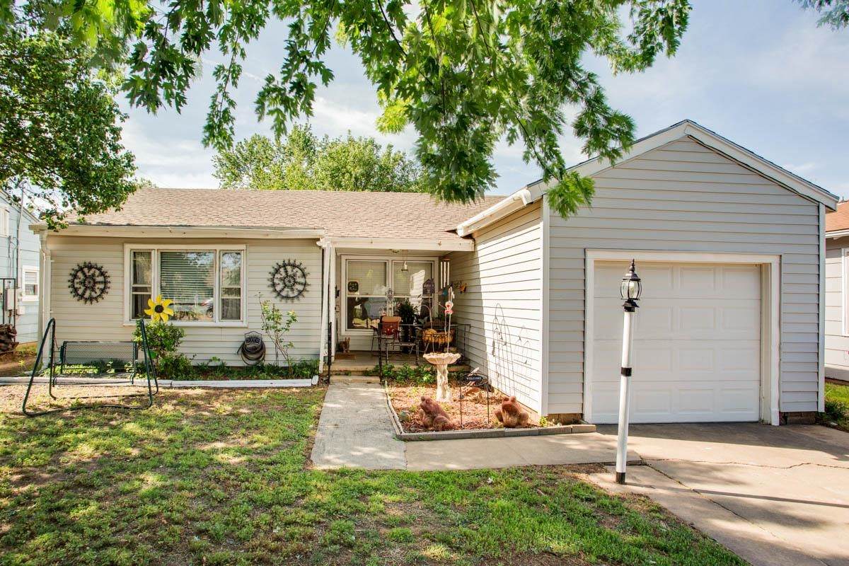 2405 Cherokee Ave - Photo 1