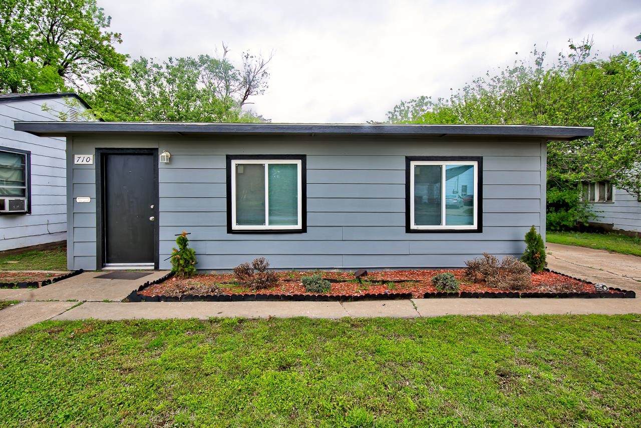 710 Thompson Ave - Photo 1