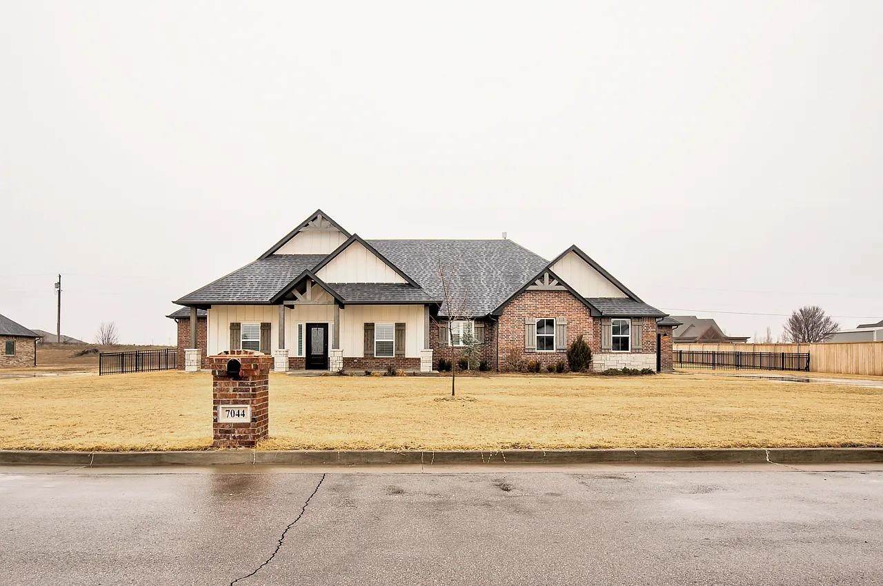 7044 Chestnut Lane - Photo 1
