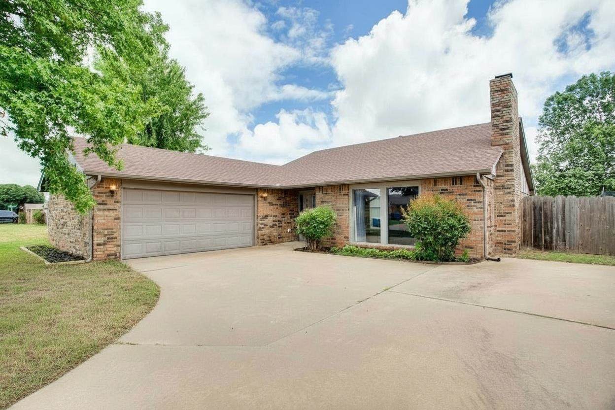 621 Deer Run - Photo 1