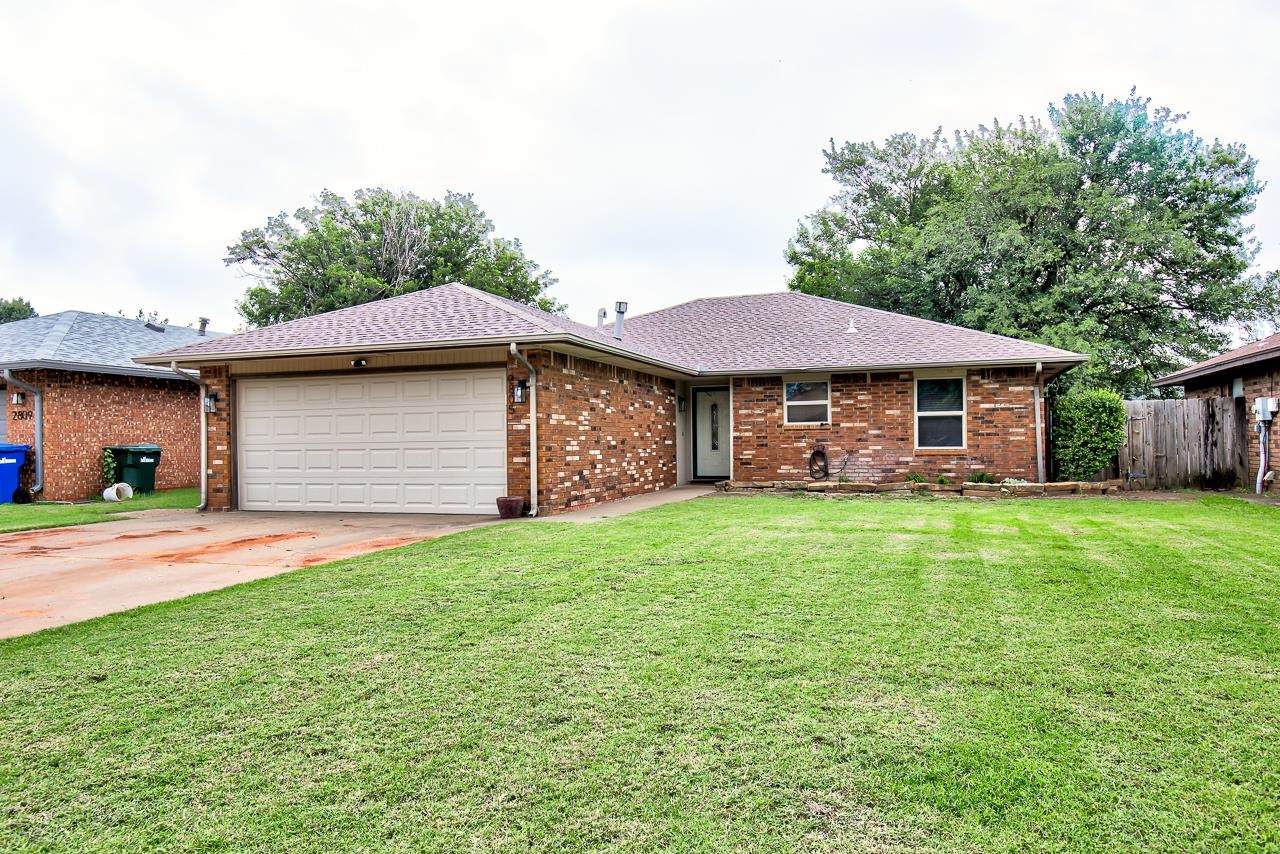 2805 Williamsburg - Photo 1