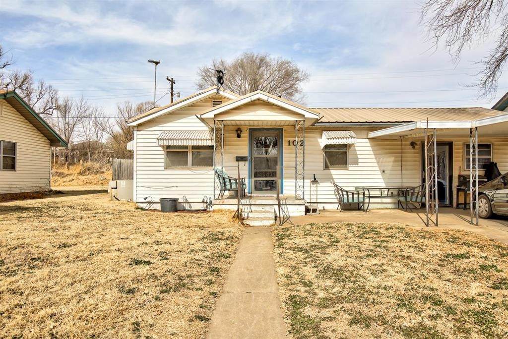 102 Village Dr - Photo 1