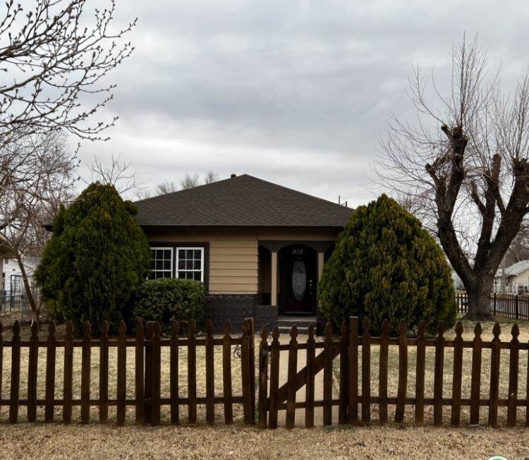 914 Cedar - Photo 1