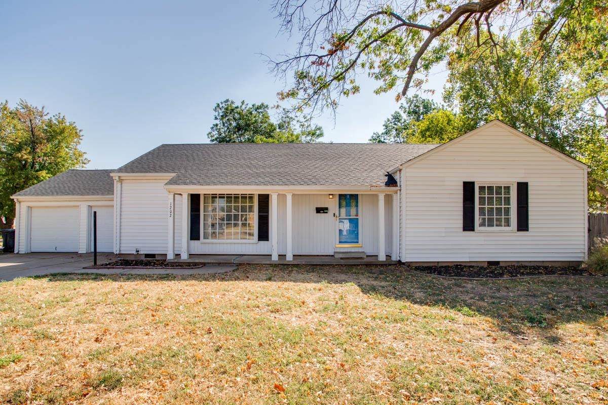 1202 Sunset Ave - Photo 1