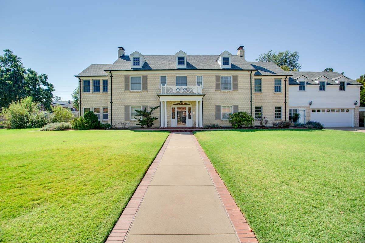 1301 York Ave - Photo 1