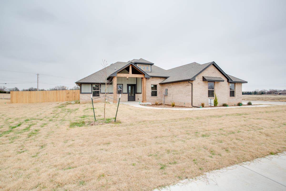 2706 Belle Crossing Dr - Photo 1