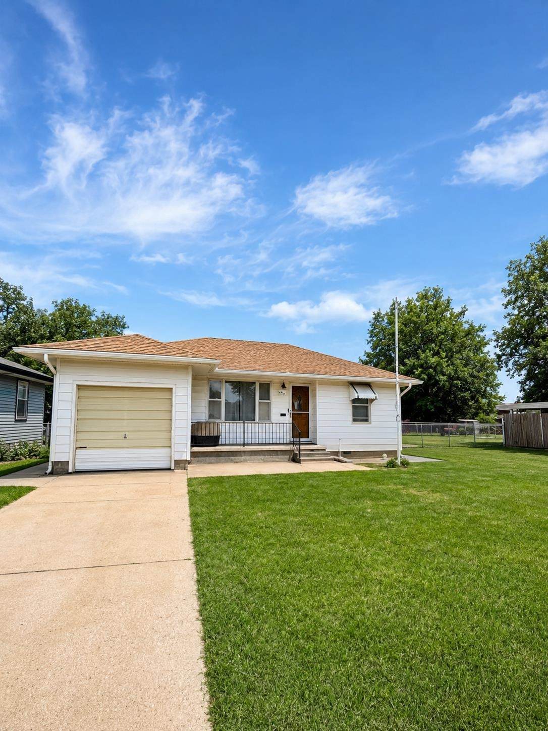 342 Olive St - Photo 1