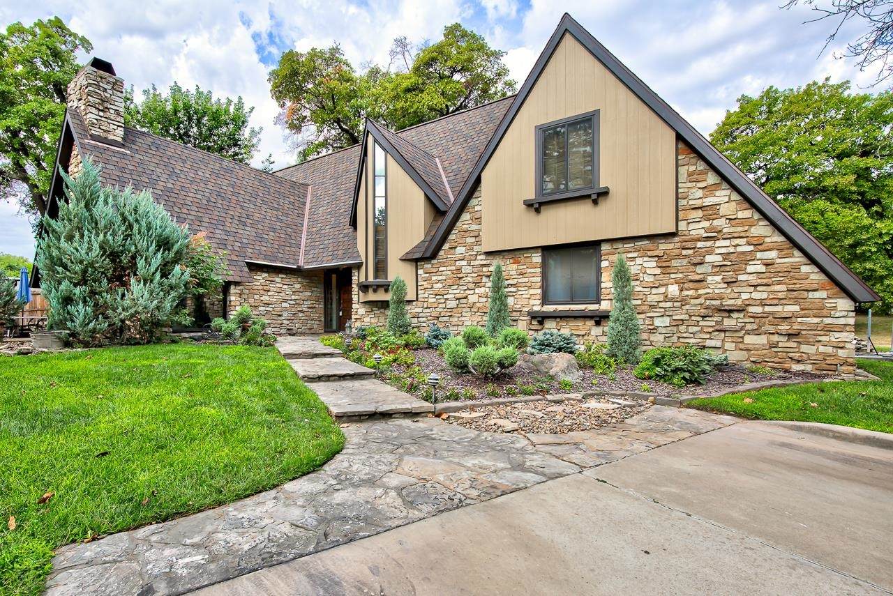 2816 Wildwood Drive - Photo 1
