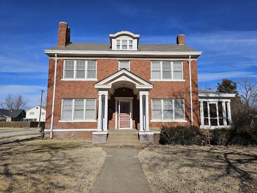 1724 Cherokee - Photo 1