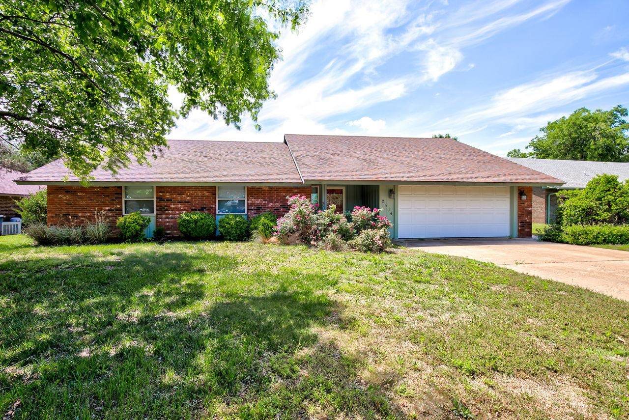 2514 Heritage Trail - Photo 1