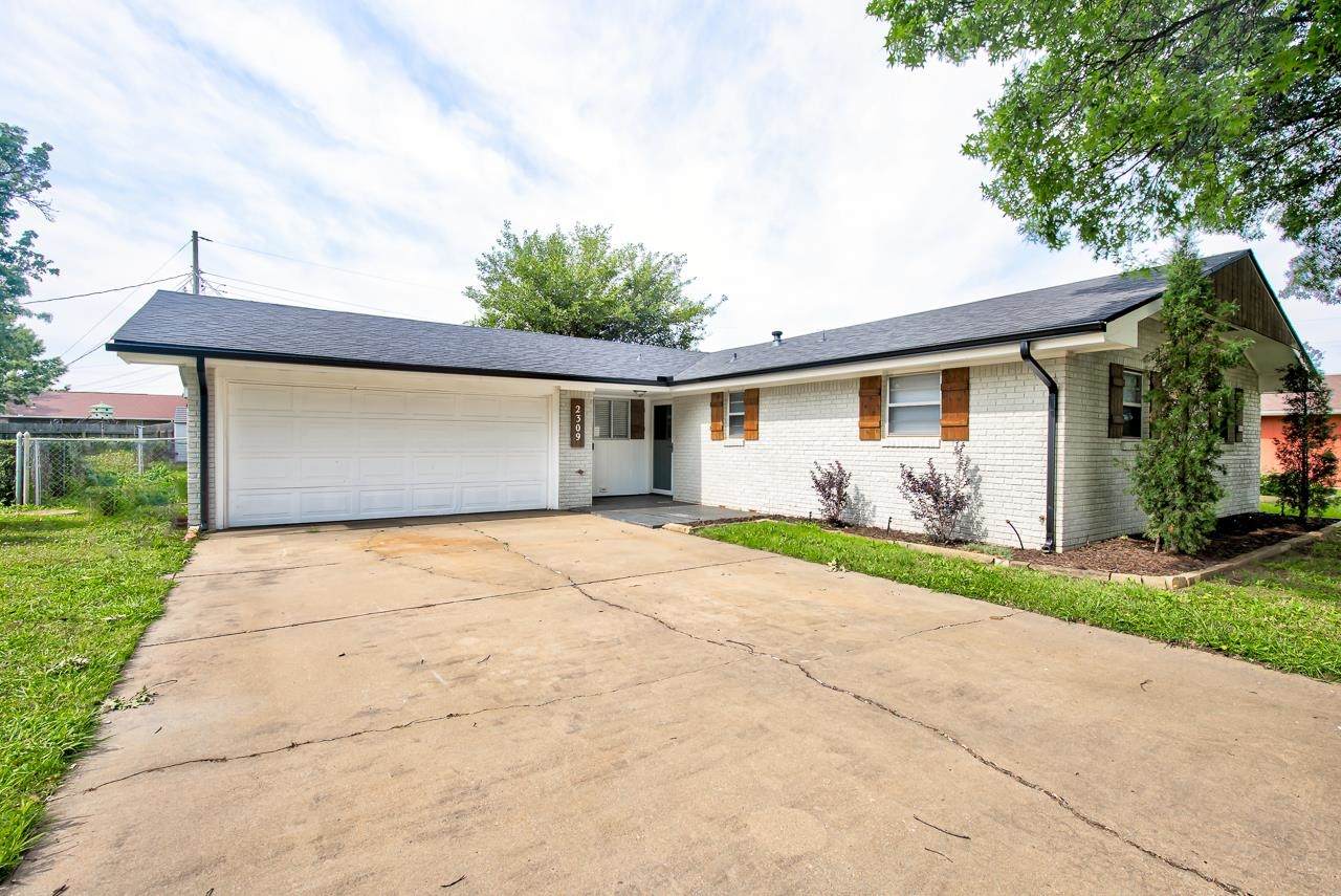 2309 Seminole Ave - Photo 1