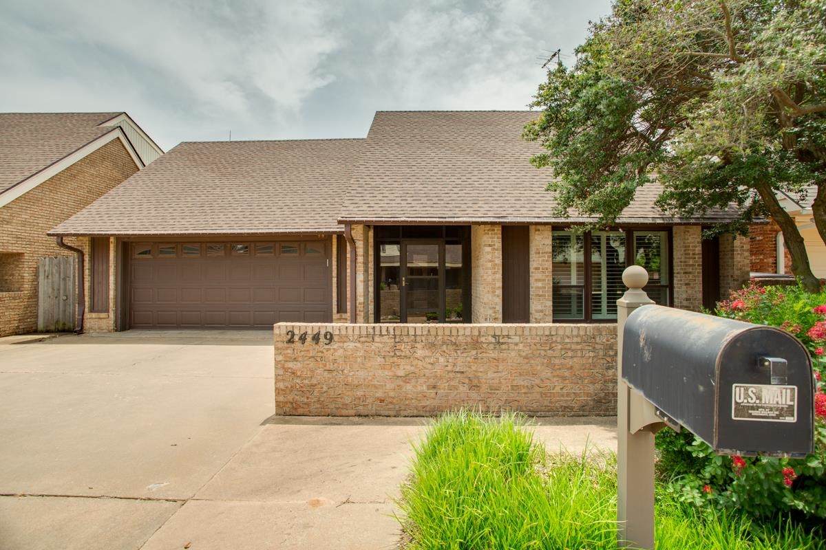 2449 Sherwood - Photo 1