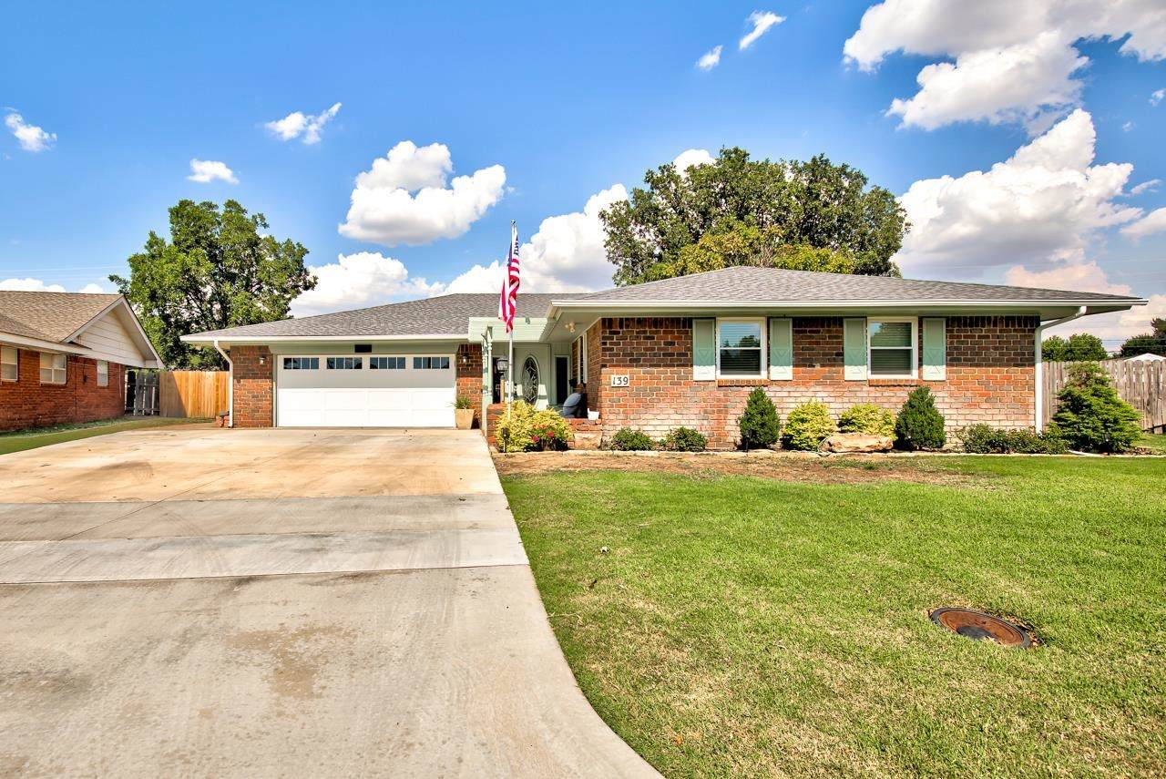 139 Watson - Photo 1